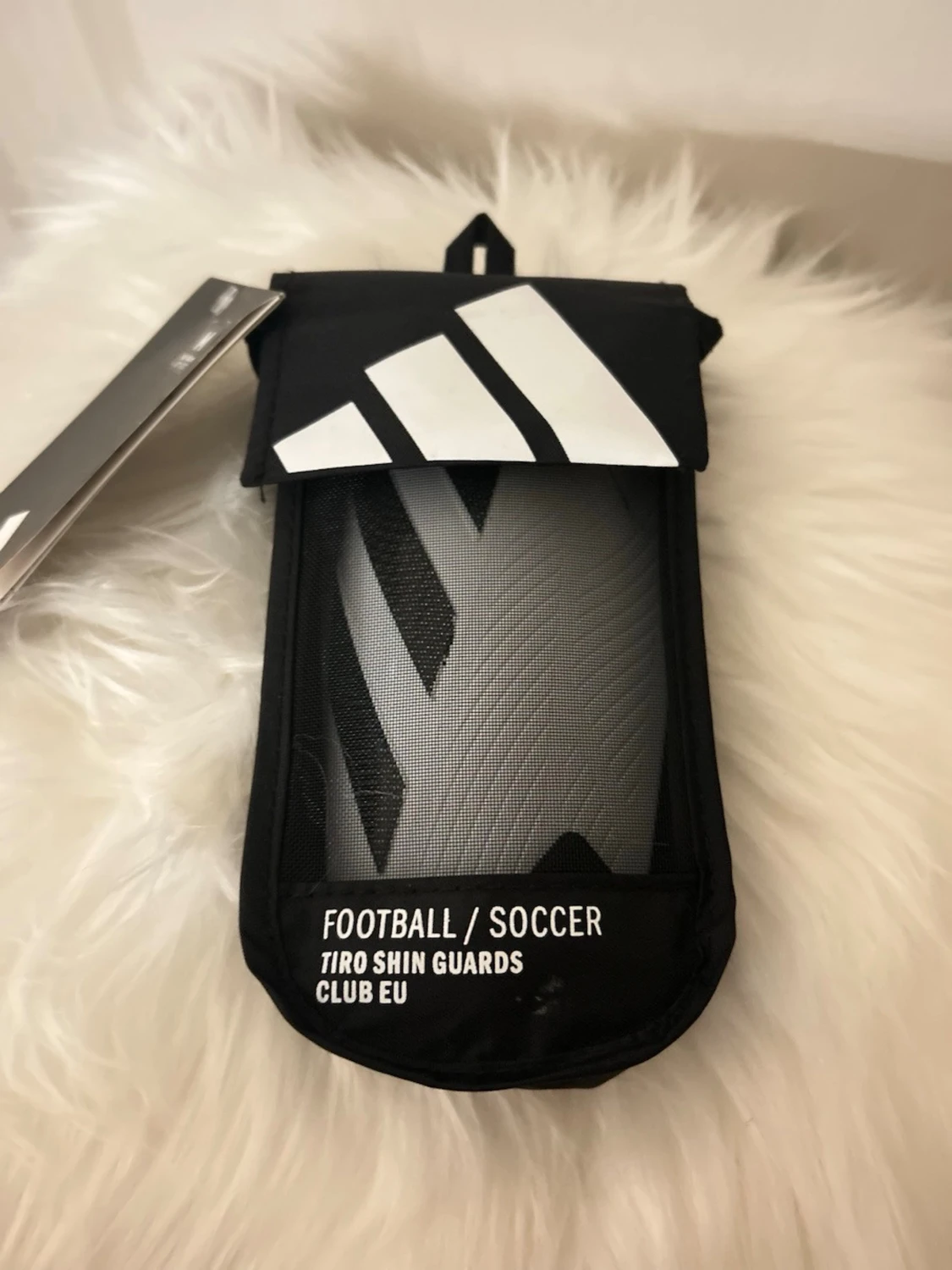 Vita Adidas benskydd med svarta ränder storlek M - 2