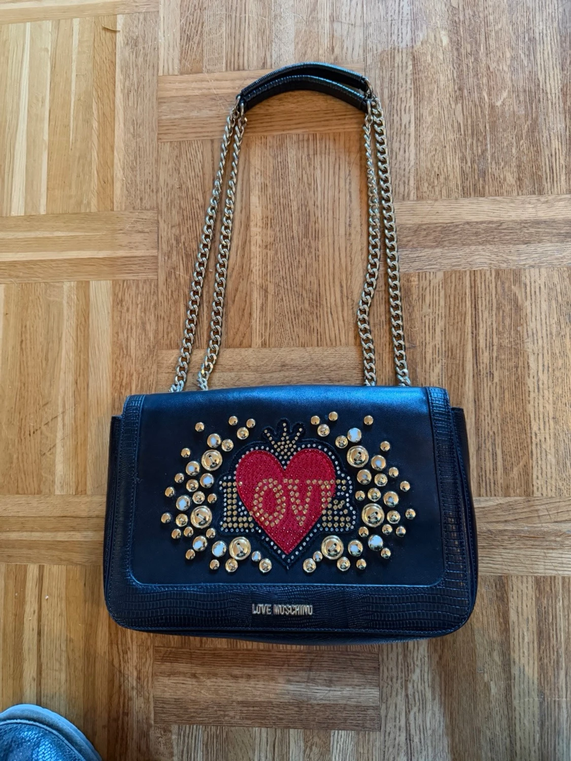 Svart axelväska från Love Moschino