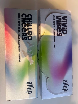 Poddar från airup - Smaker från airupp helt oanvända och poddarna är förseglade men kartong är öppnad för att kolla. Smakerna är: wild berry, watermelon, lime, lemon-lime soda, blue raspberry och cheery!☺️