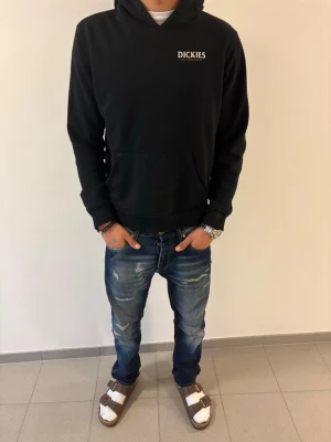 Riktigt skön hoodie från Dlckles i storlek S! (Exlusive Edition) - DIckIes huvtröja, (exlusive edition) riktigt fet till casual fits! 
