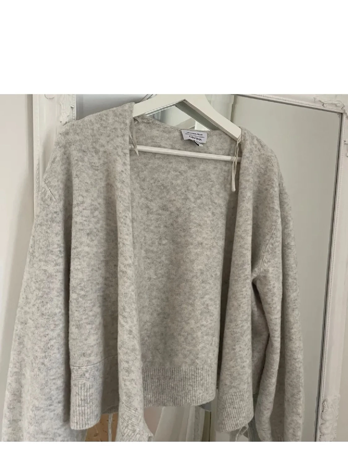 Grå omlott kofta från & other stories  - 2