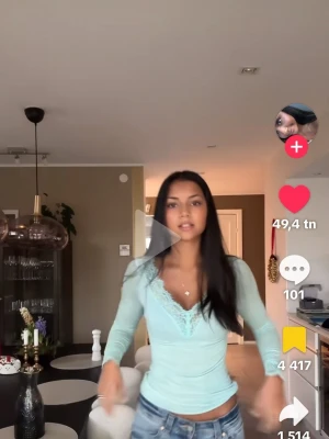 Intimissimi ribbed lace top mint limited edition - Säljer min mint färgade intimissimi topp då den aldrig kommer till användig skit snygg och unik färg den är limited alltså finns det väldigt få antal av den tröjan där efter priset  Tröjan är i kasmir 💕skriv vid föer frågor(mint)är färgen