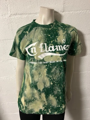 In flames T-shirt storlek S. - Helt ny T-shirt i storlek S. Bomull.