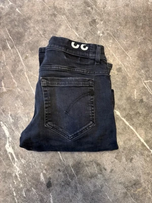  Dondup Jeans - Riktigt schyssta Dondup Jeans | Skick 10/10 | Storlek W32 | Ny pris 3000kr | Hör av er för mer information/bilder!