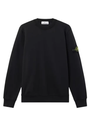 Svart sweatshirt från Stone Island - Säljer en svart sweatshirt från Stone Island. Säljer då jag har tröttnat på den och vill bli av med den:) pris kan diskuteras vid snabb affär
