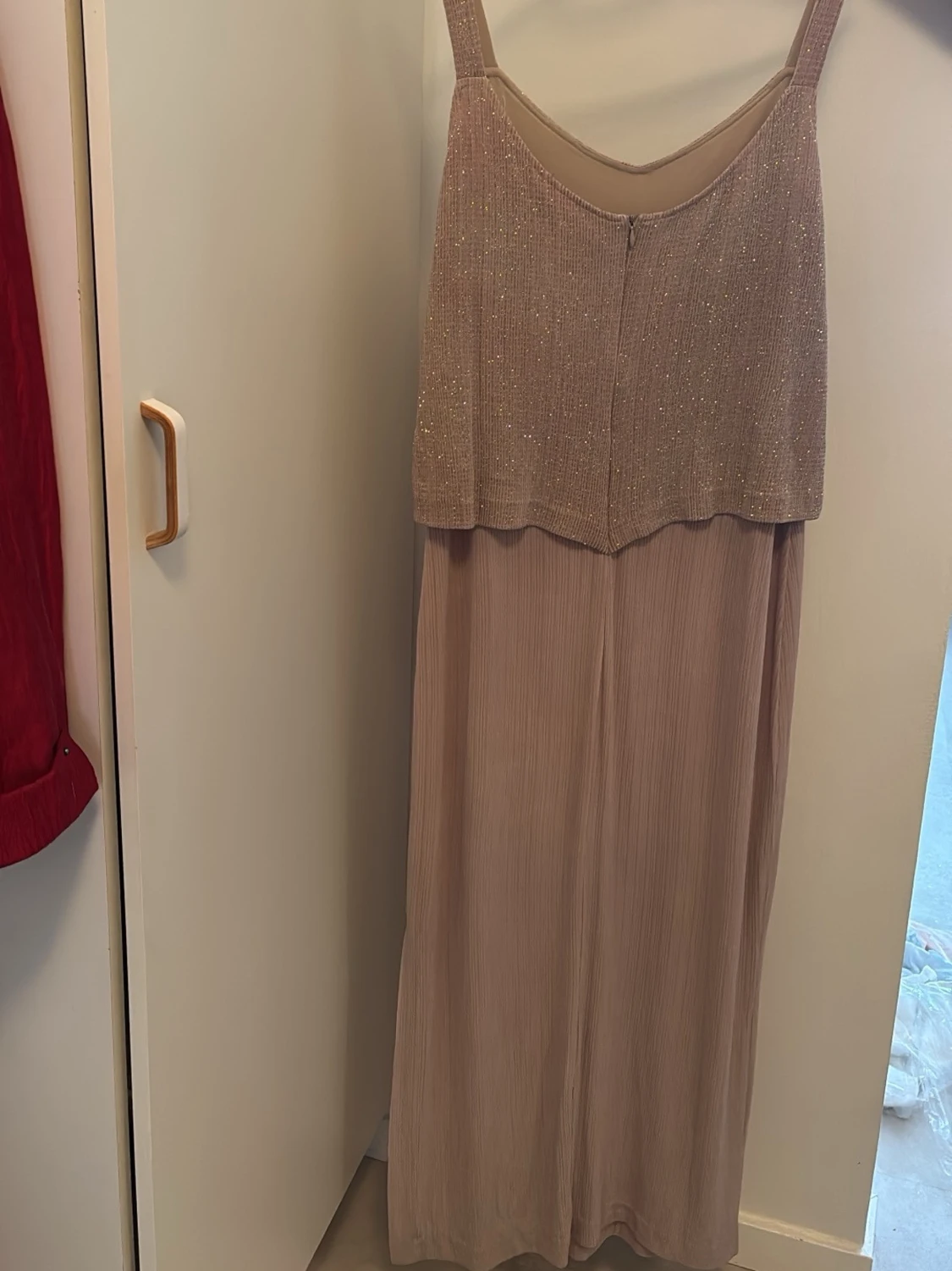 Beige glittrig långklänning - 1