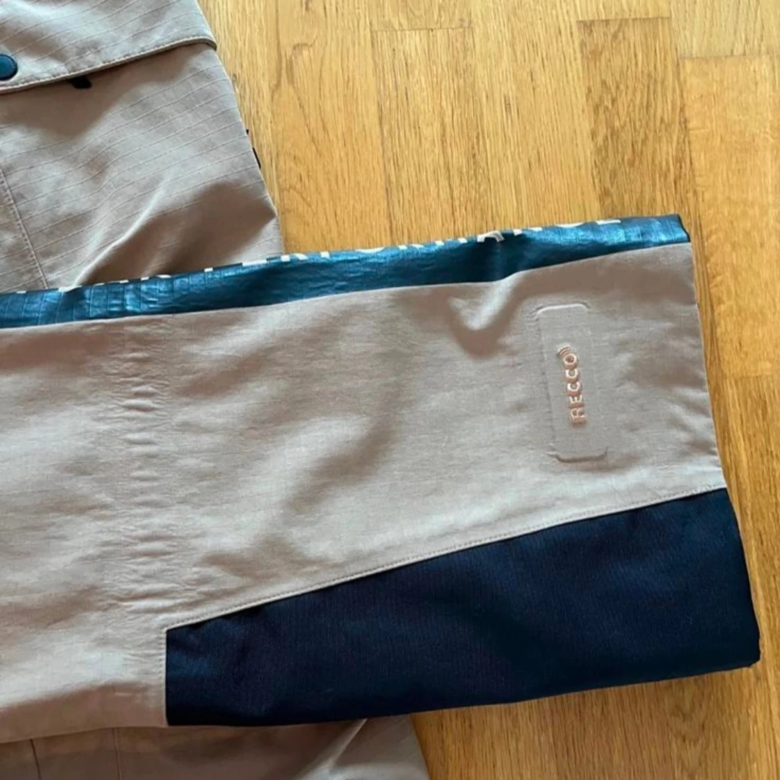 Peak Performance KIRKWOOD skidbyxor beige/svart - 3