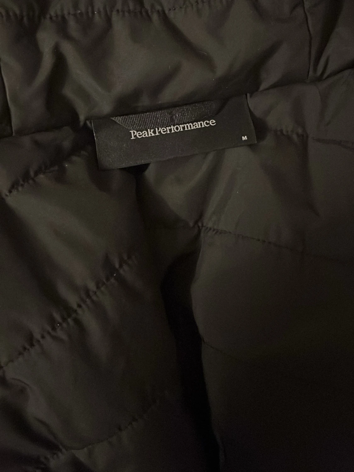 Svart vindjacka Peak Performance M