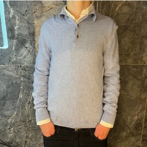 Långärmad bläck piké - Riktigt fet långärmad piké från bläck för sjukt bra pris. Skick 9/10. Moddellen är 173cm. 