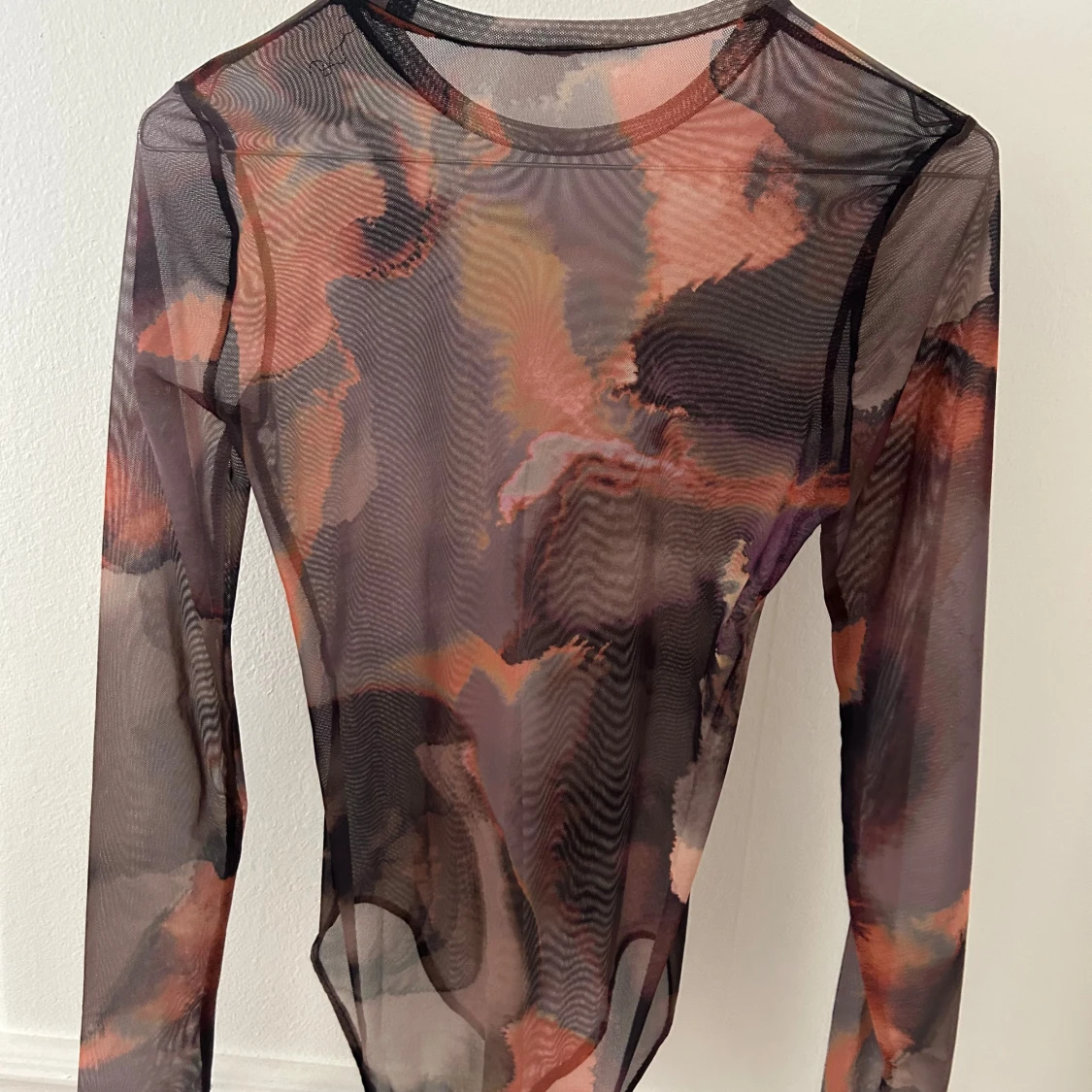 Mesh topp med abstrakt mönster - 1