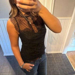 Festtopp - Skit snygg spetstopp!!💗💗