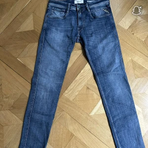Replay jeans  - För sköna replay jeans nästan aldrig använda hör av dig vid frågor! Storlek 31/32