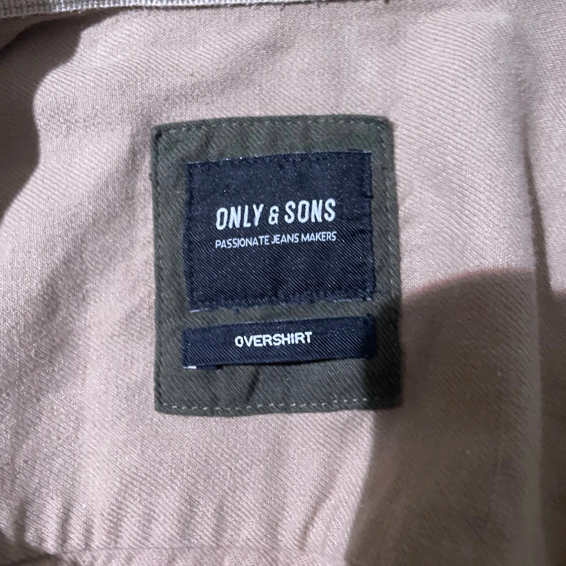 Beige overshirt från Only & Sons - 1