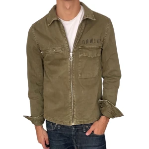Zara overshirt  - As fet overshirt från Zara. Säljs inte längre i butik så väldigt svårt att få tag på, priset kan såklart diskuteras!
