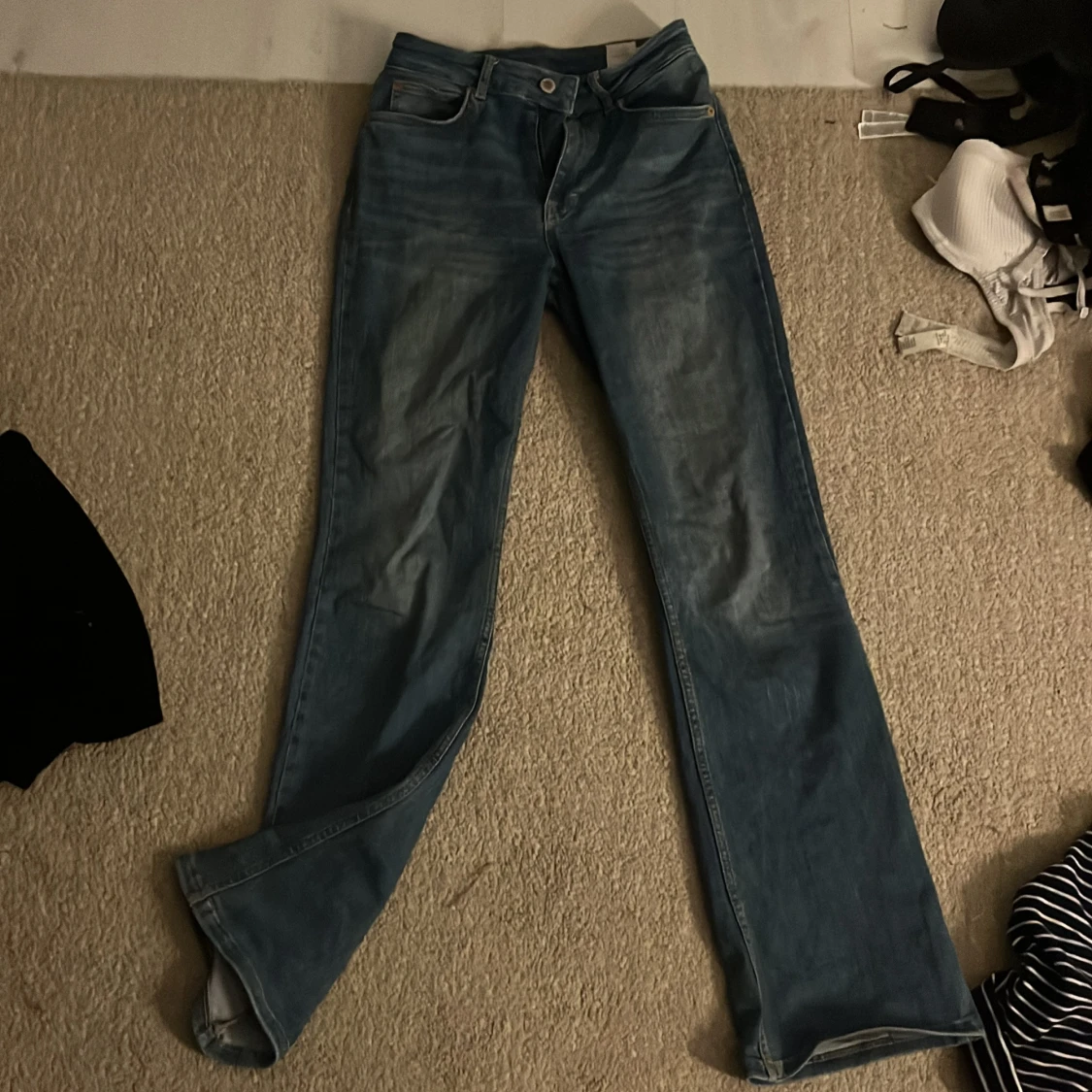 Blå bootcut jeans från Dobber
