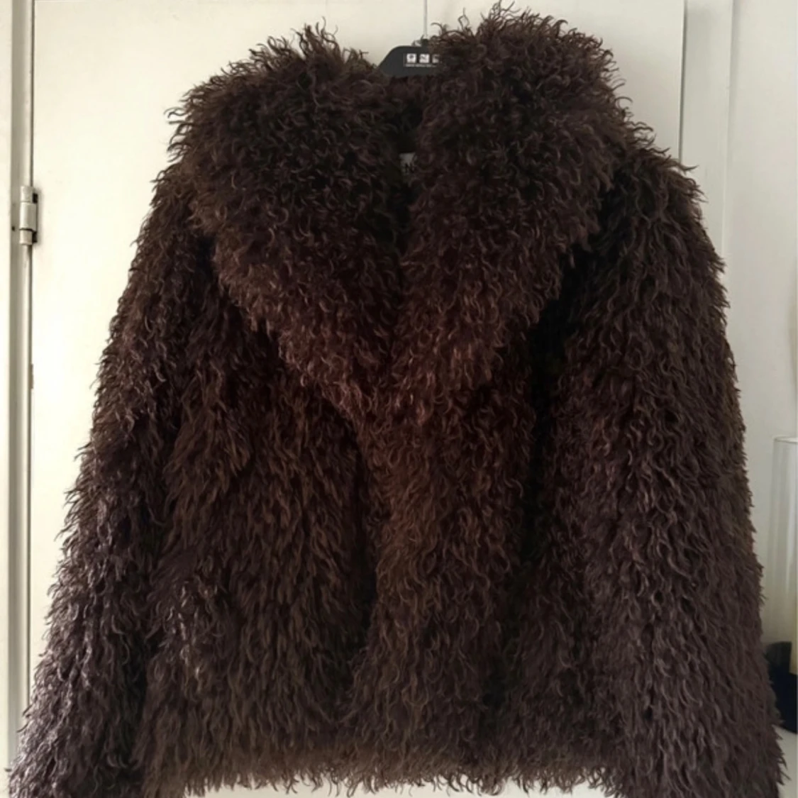 Brun fuskpälsjacka