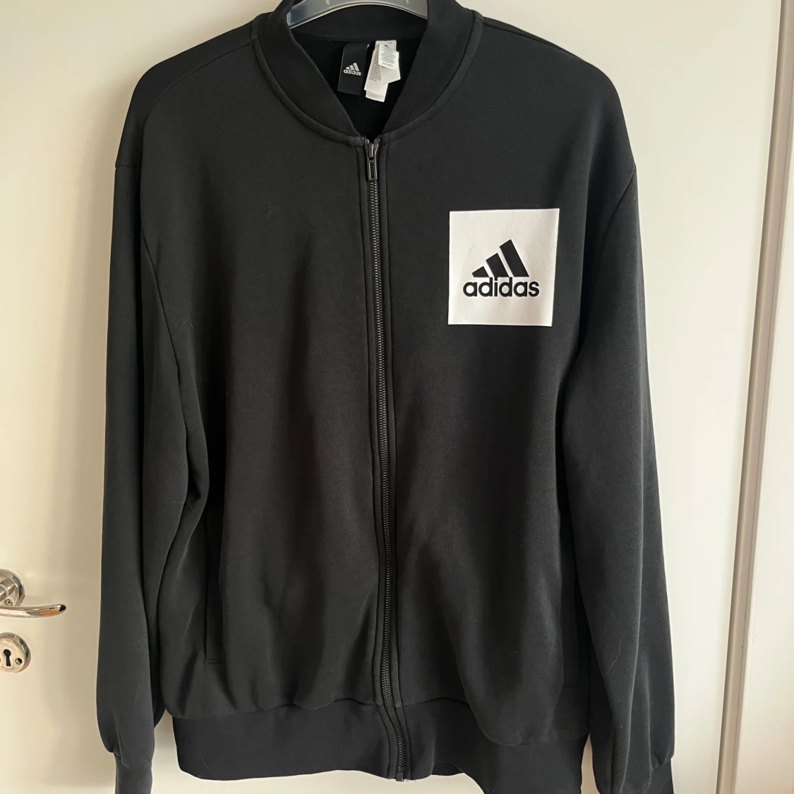 Adidas ziptröja - Strl L