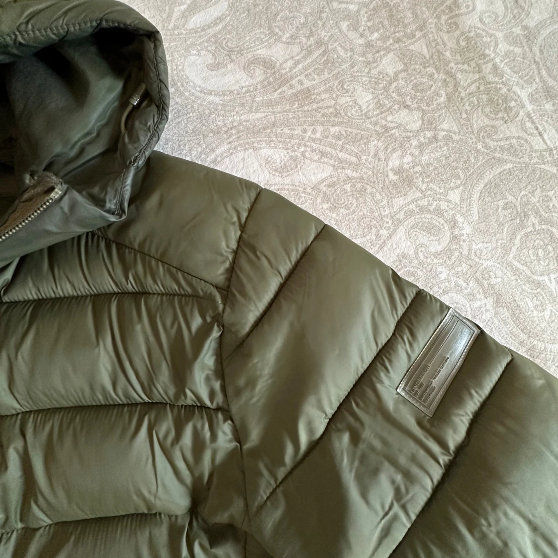 Olivgrön pufferjacka från Lindbergh - 1