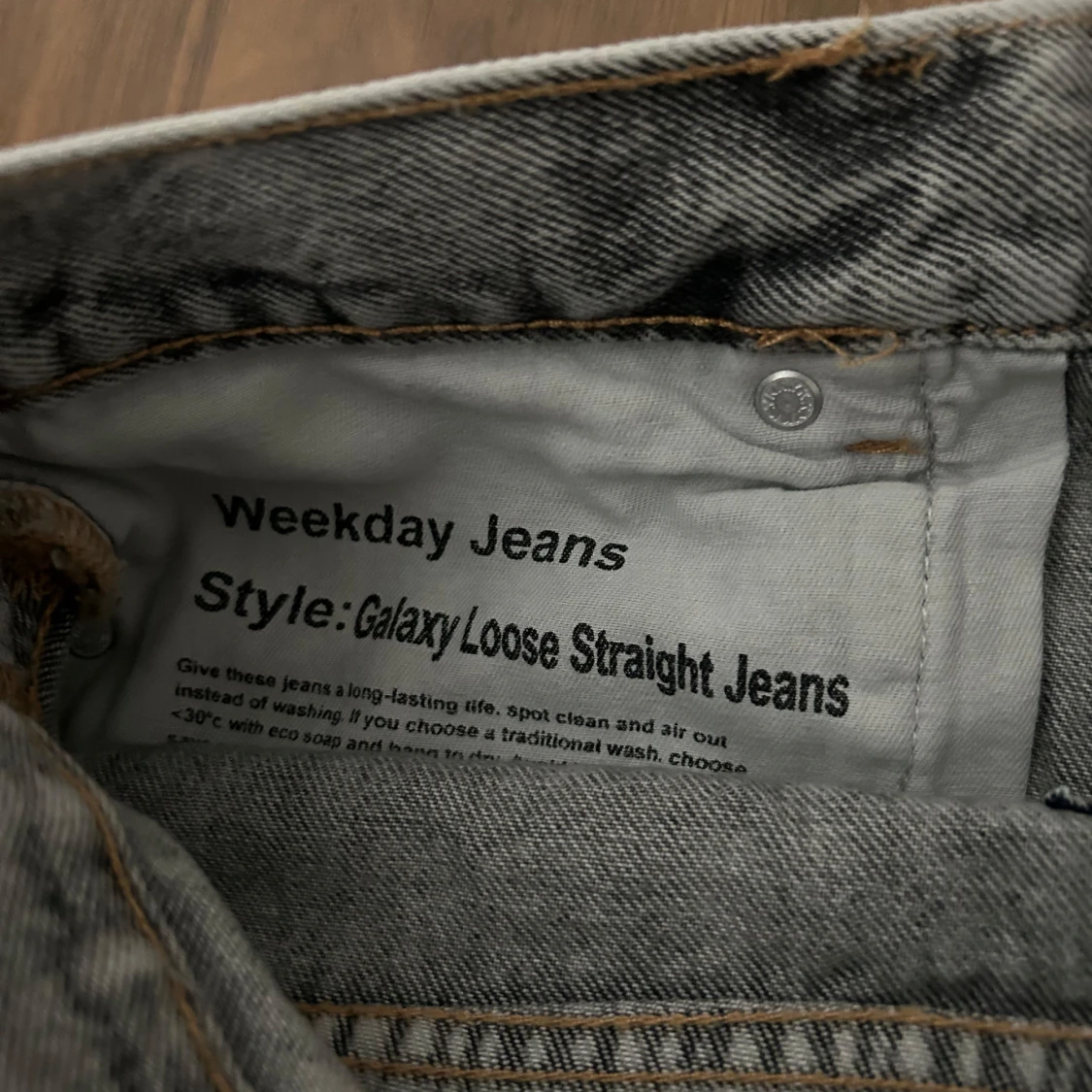 Weekday Galaxy Loose Straight Jeans grå - 3