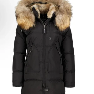 Cedrico Monet  - Vinterjacka i nyskick  Storlek M  Äkta päls på insida luva samt krage.