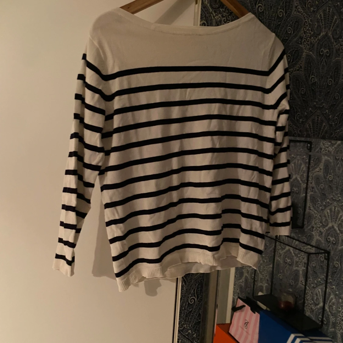 Randig långärmad tröja i bomull