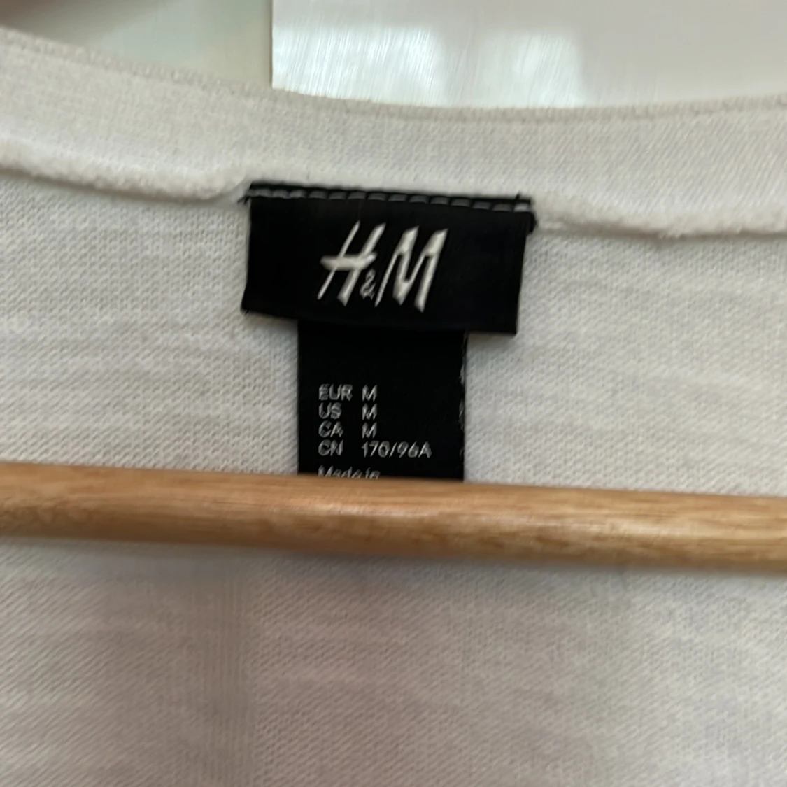 Vit kofta från H&M med knappar - 2