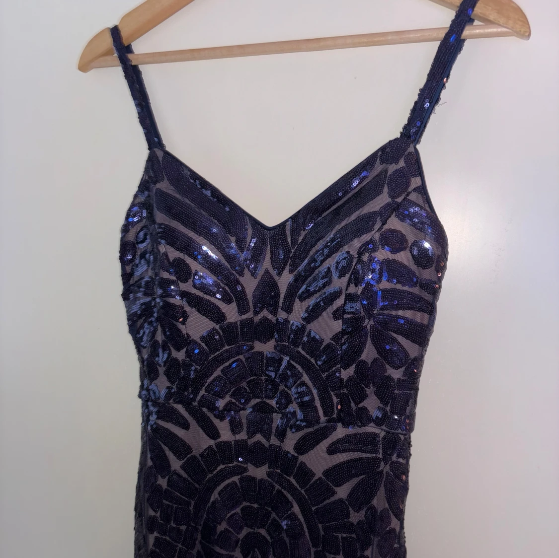 Mörkblå glittrig balklänning  - 2