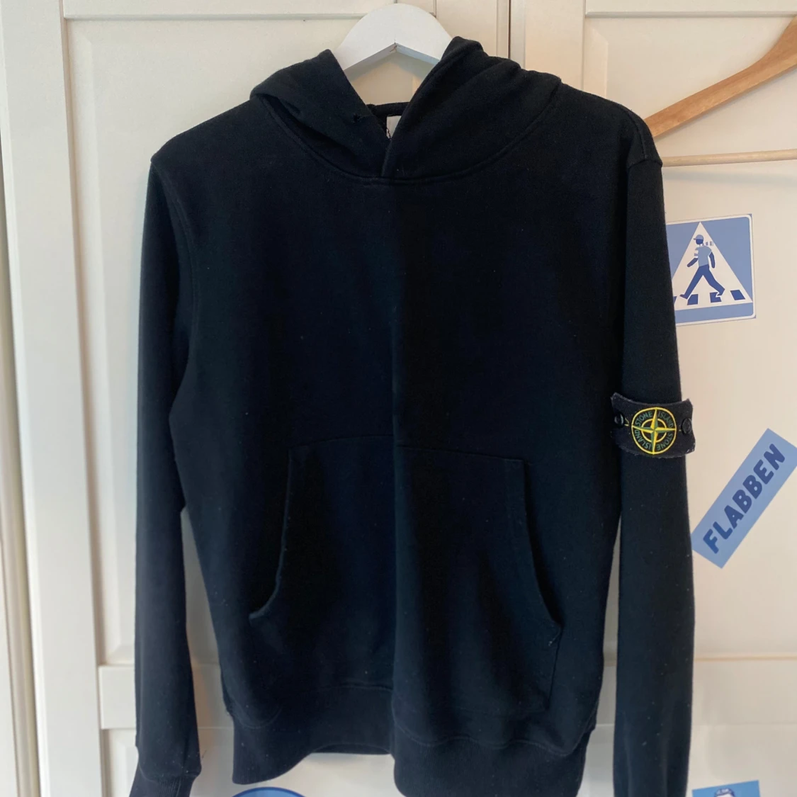 Svart hoodie från Stone Island
