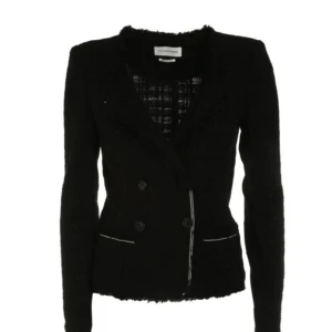 Svart kavaj från isabel marant - Lånad bild!! Snygg svart kavaj från isabel marant med dubbelknäppning och diskreta vita detaljer vid fickorna. Jackan har en klassisk krage och lång ärm, perfekt för en stilren look. Materialet har en lätt textur som ger en exklusiv känsla. Pris kan diskuteras!!