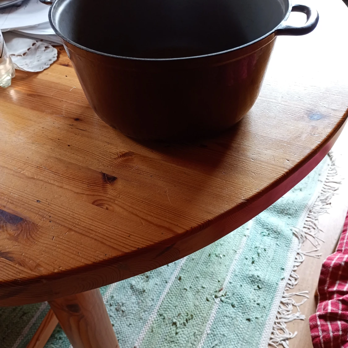 Äldre Gjutjärnsgryta utan lock 26 cm stor  - 4