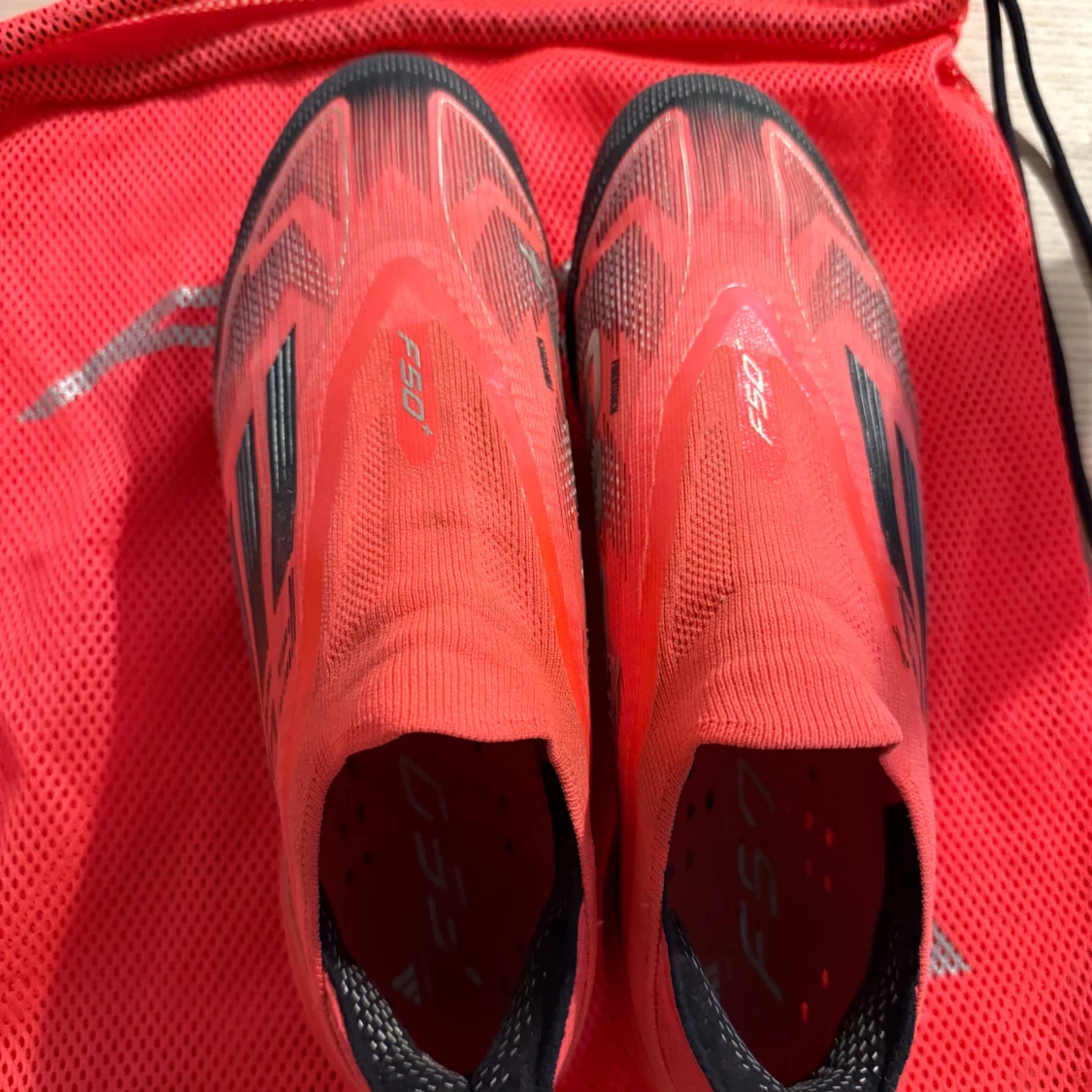 Adidas F50 röda fotbollsskor - 3
