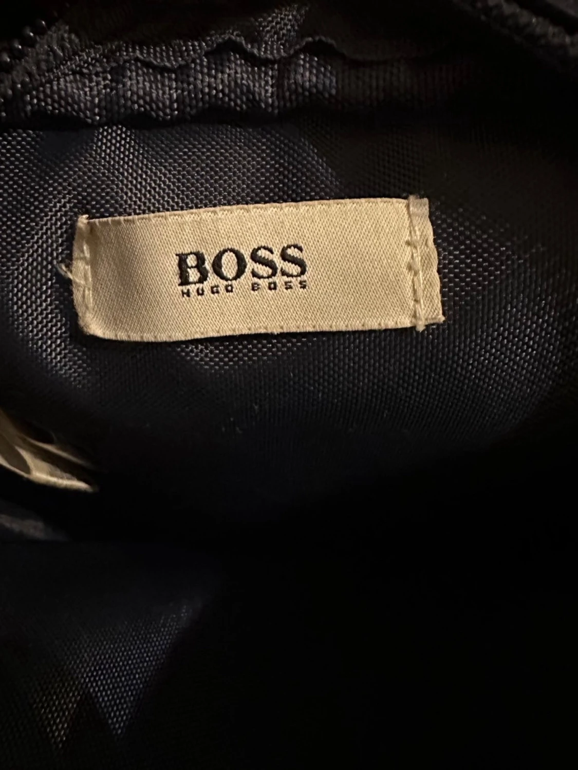 Svart axelväska från Hugo Boss - 3