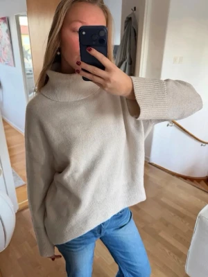 Hm polotröja - Jättefin polotröja med ullblandning, tjockt stickat material❤️❤️❤️