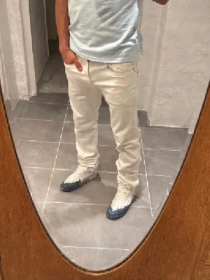 Replay jeans  - Ett par snygga byxor från Replay i storlek W33 L34 i modellen Anbbas 