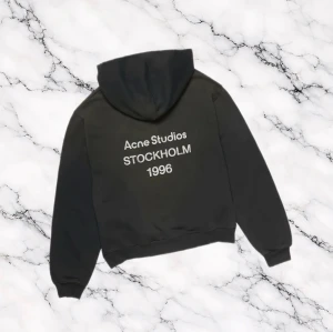 Mörkgrå Acne Studios Hoodie - En mörkgrå Acne studios hoodie - Acne Studios Stockholm 1996