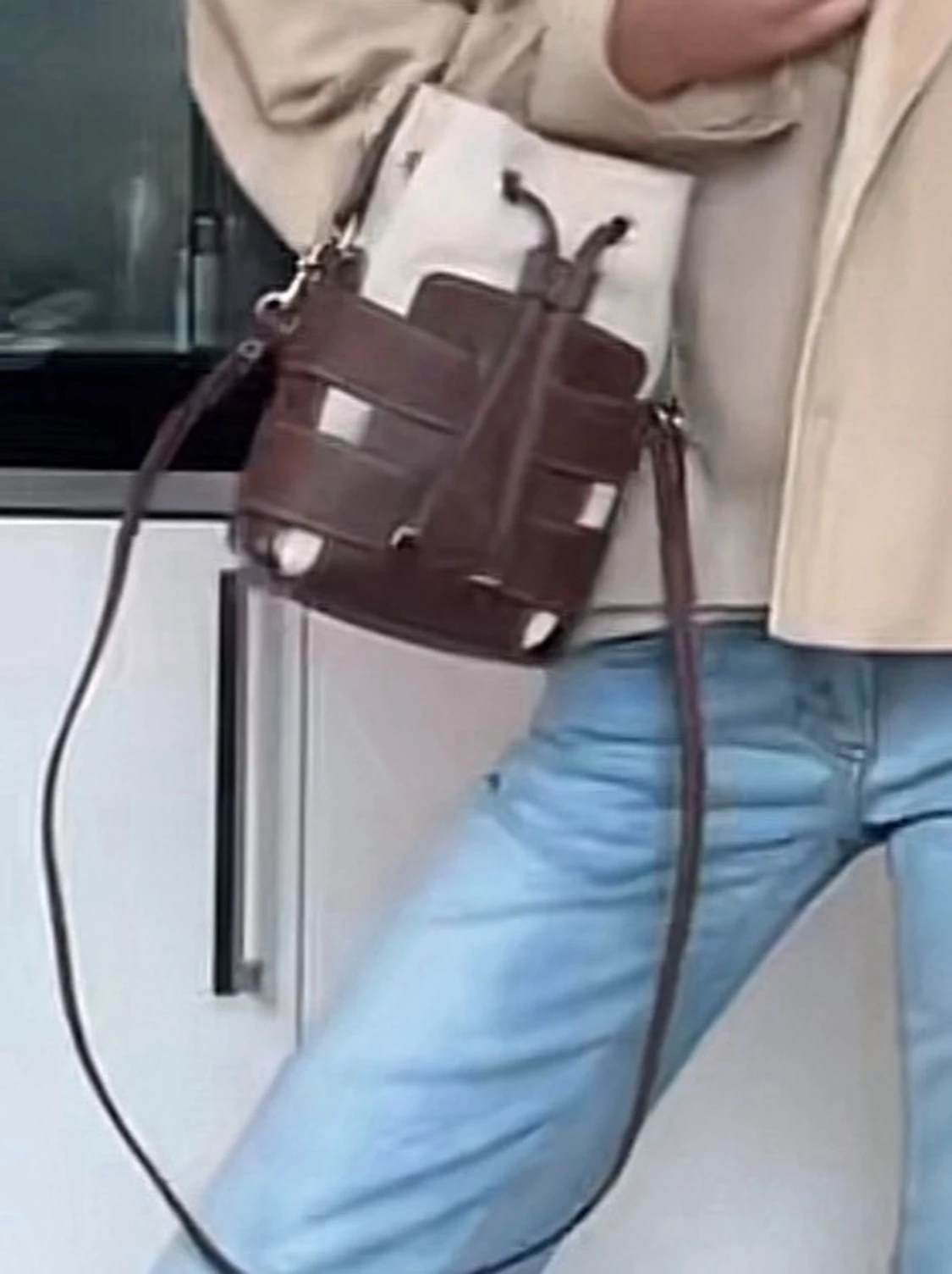 Brun och beige bucket handväska - 1