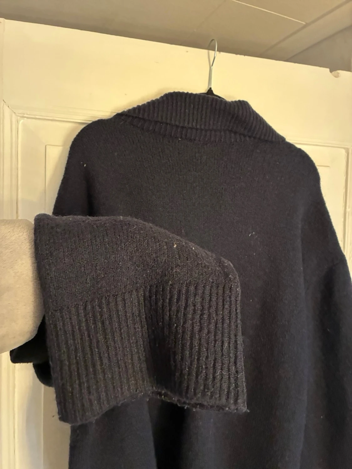 Mörkblå stickad tröja från H&M Divided - 3