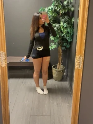 Madde till salu!❤️ - Årsmodell: 2010. Fördelar: hon är kort gillar långa hockey grabbar hon har stor röv och pattar hon bjuder mycket på grejer. Nackdelar: har grov ADHD aggressiv! Kräsen! Beroende av redbull.. Adda snap Cx.madeleine