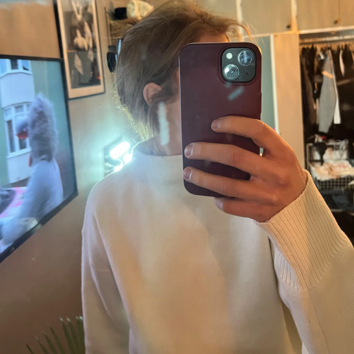 Vit stickad tröja med hög krage - 1