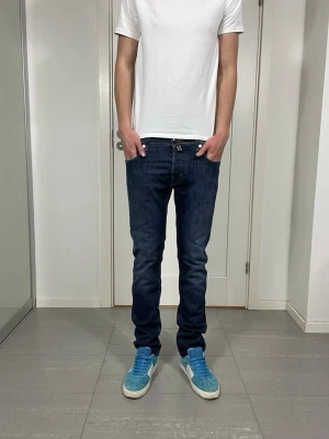Jacob Cohen Jeans - Säljer nu dessa Jacob Cohen jeans i moddel 688, skriv för fler bilder/frågor🙌🏼 