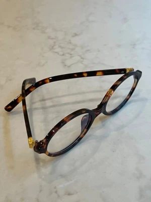 Bruna glasögon med sköldpaddsmönster - Bluelight glasögon i Y2K stil. 