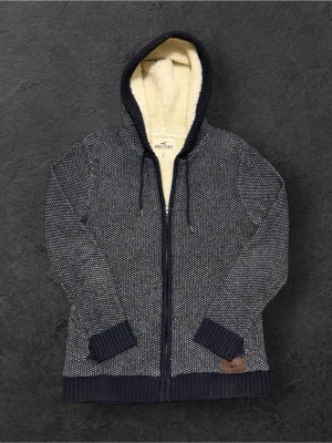 Vintage Fodrad Hollister hoodie - Säljer nu denna galet feta hollister zip som är fodrad, väldigt bra skick, pris kan kan diskuteras 😊