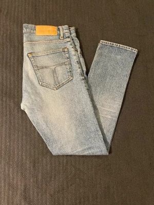 Tiger of sweden jeans W30 L32 - Säljer ett par väldigt snygga Tiger of Sweden jeans i storlek W30 L32. Väldigt bra skick. Pris kan diskuteras vid snabb affär. Hör av dig vid minsta fundering!