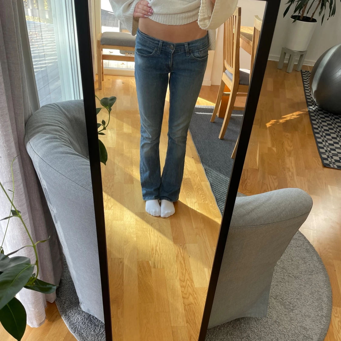 Blå bootcut jeans med låg midja - 1