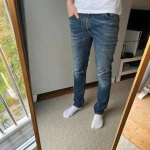 Nudie jeans - Tja!| Säljer detta feta paret Nudie jeans!| Modell: Lean Dean| Mycket gott skick!| Pris alltid diskuterbart!| Kontakta mig vid minsta fråga!| //Nils