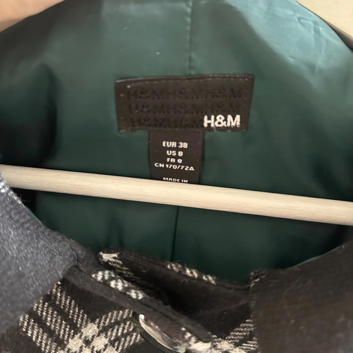 Rutig svart kappa från H&M, strl 38 - 3