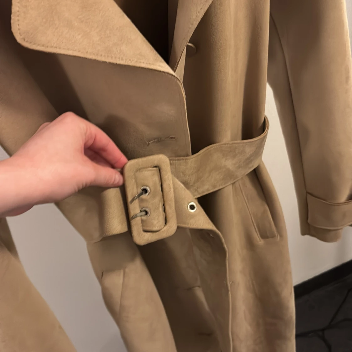 Beige trenchcoat från Zara Basic XS i mocka - 1