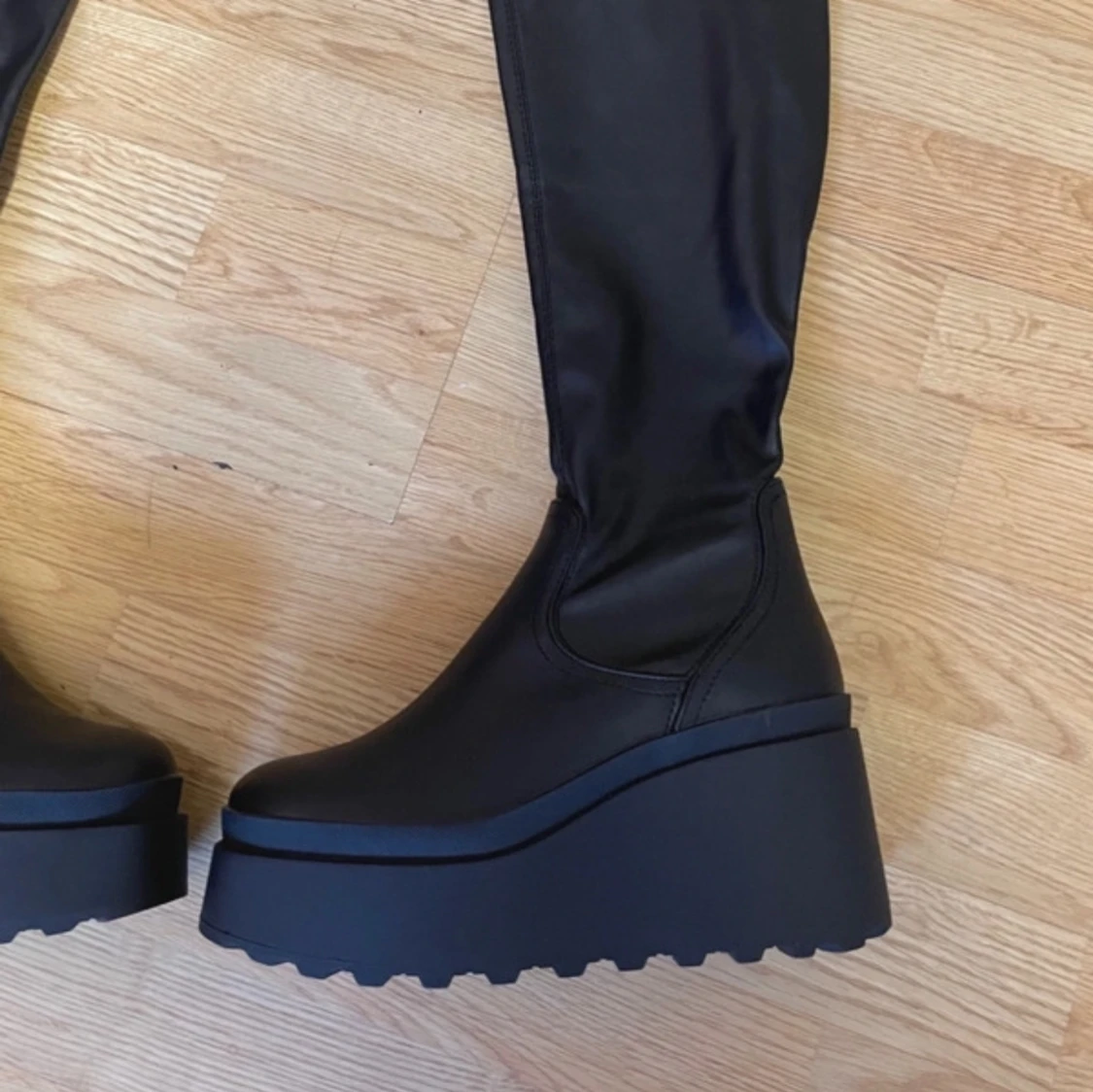 Svarta overknee boots med platå - 2