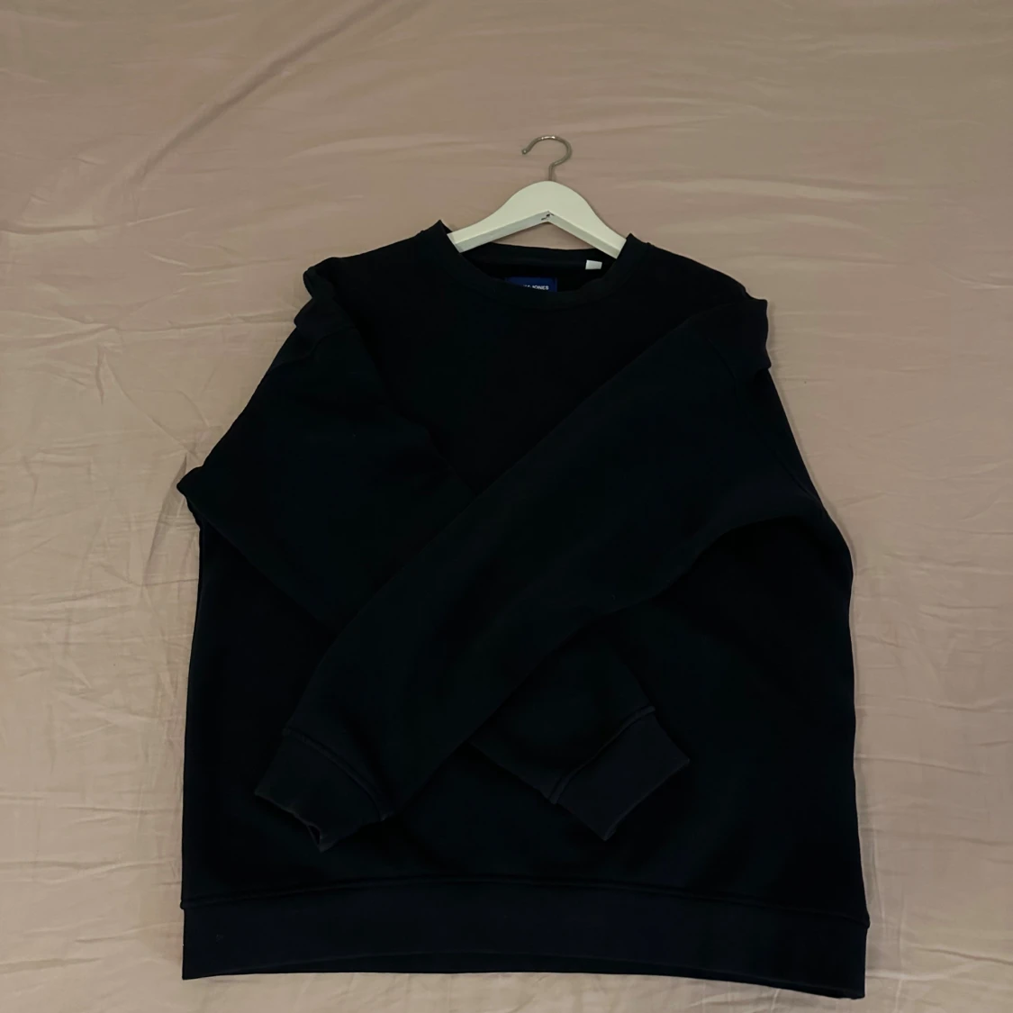 Mörkblå sweatshirt från Jack & Jones - 1