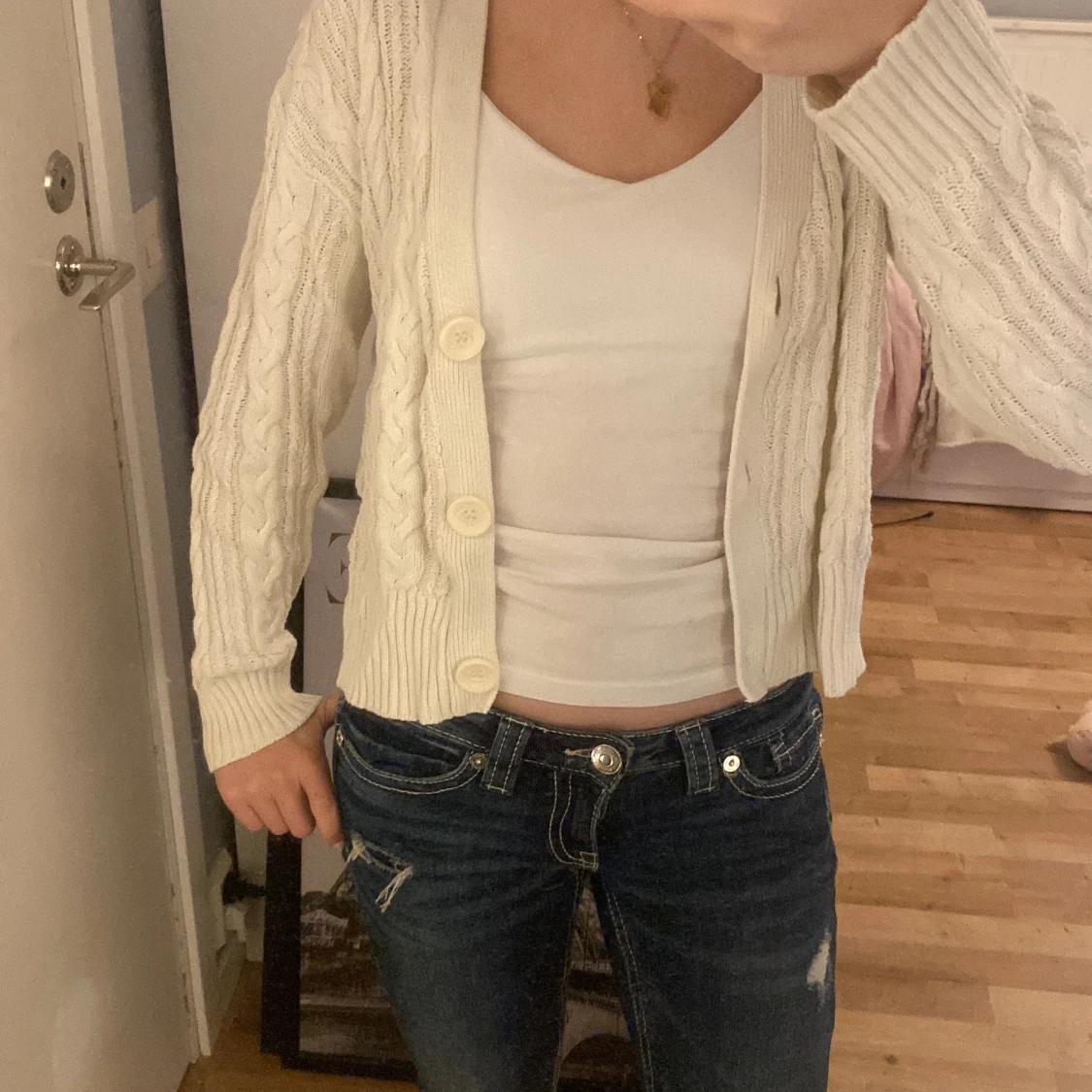 Vit kabelstickad kofta från Lindex - 1